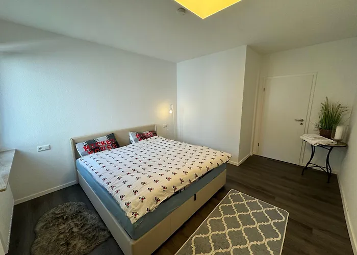 Tolle Helle & Ruhige 125 Qm Whg. Naehe Zentrum I-o Appartement